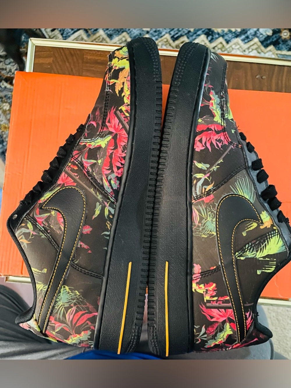 Nike Air Force 1'07
LV8 “Floral Pack” Mens 10
$179 - Picture 11 of 12